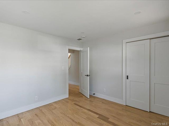 6 Slocum Avenue, Port Washington, NY 11050