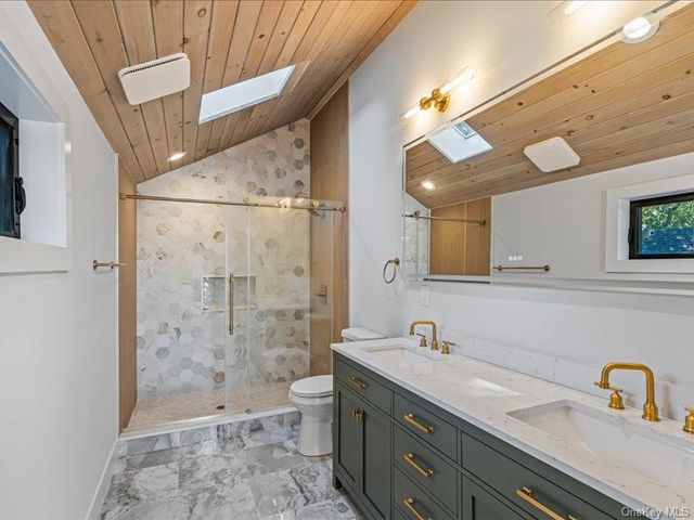 6 Slocum Avenue, Port Washington, NY 11050