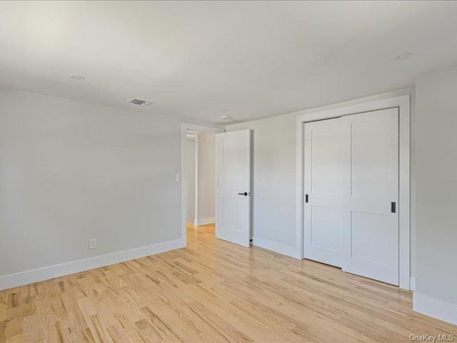 6 Slocum Avenue, Port Washington, NY 11050