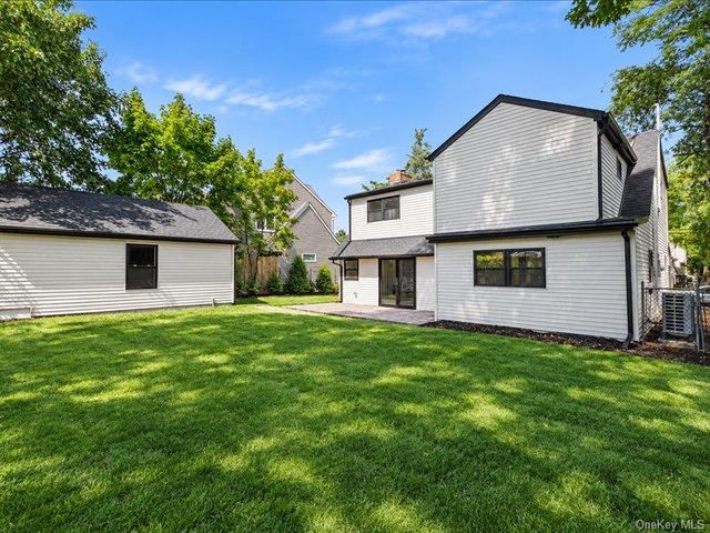 6 Slocum Avenue, Port Washington, NY 11050