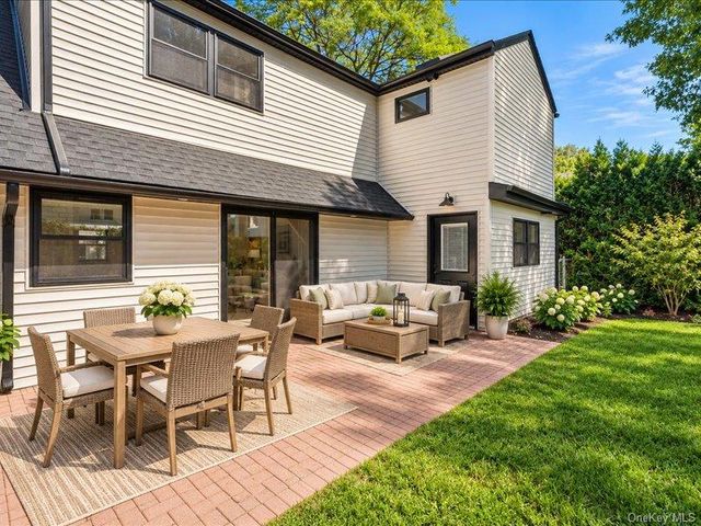 6 Slocum Avenue, Port Washington, NY 11050
