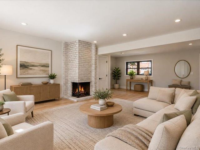 6 Slocum Avenue, Port Washington, NY 11050