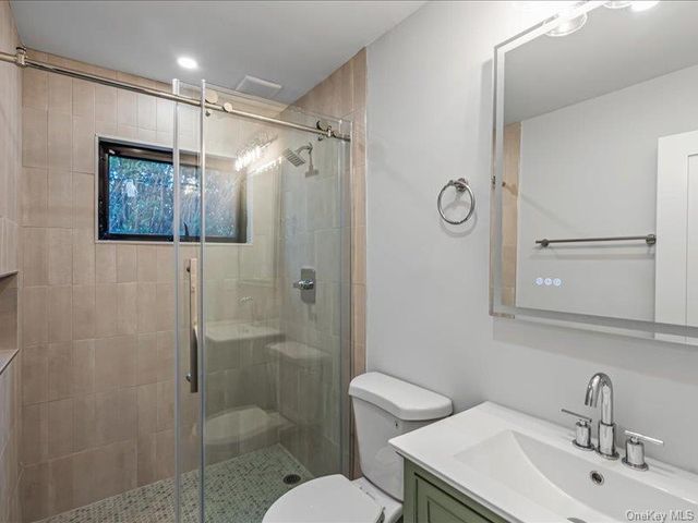6 Slocum Avenue, Port Washington, NY 11050