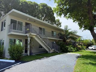 2317 NE 2nd Street 1, Pompano Beach, FL 33062