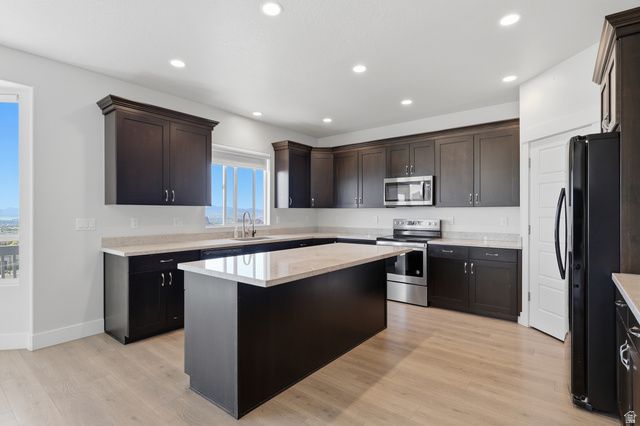 609 W SUMMIT VIEW WAY, Lehi, UT 84043