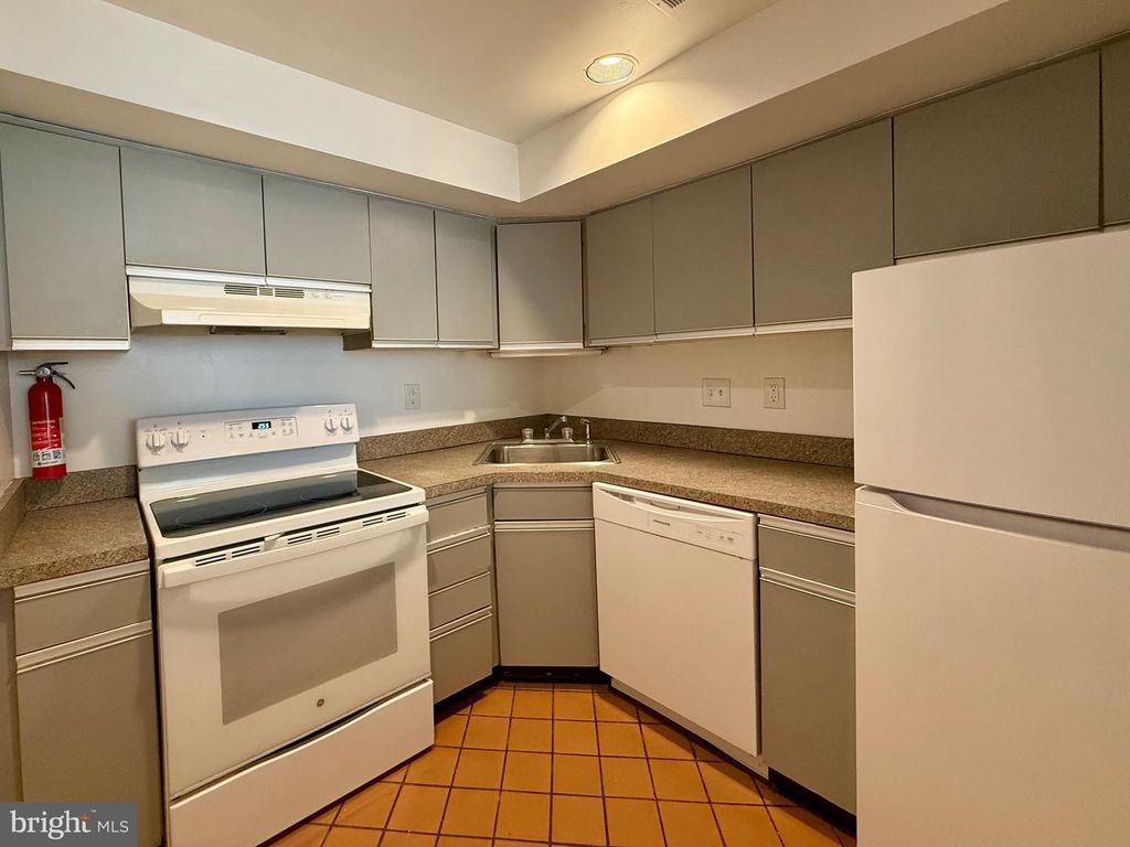 Image 7 of property listing at 1211 Q ST NW, Washington, DC 20009