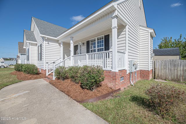 2812 Camille Drive, Winterville, NC 28590