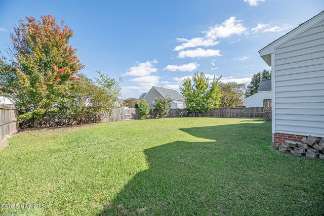 2812 Camille Drive, Winterville, NC 28590