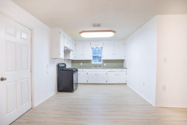 207 Harris ST, Elgin, TX 78621