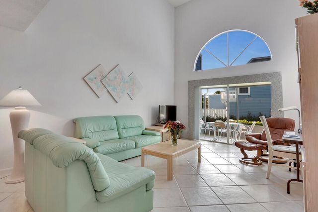 1302 Ocean Dunes Circle, Jupiter, FL 33477