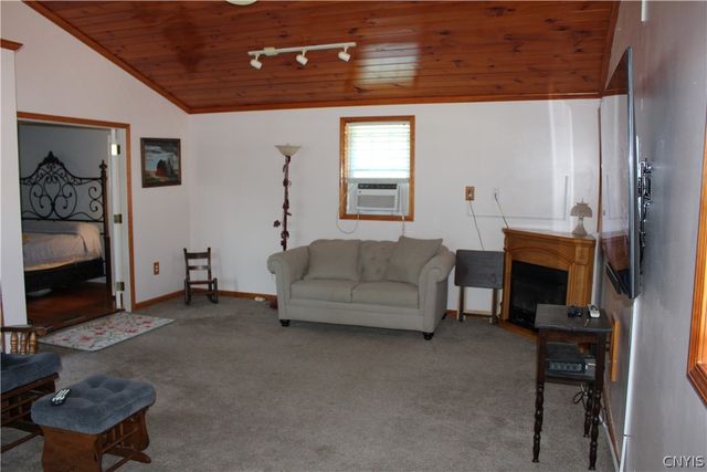 15 Inglesid Lane, Salina, NY 13090