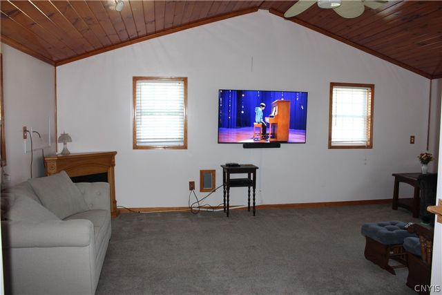 15 Inglesid Lane, Salina, NY 13090