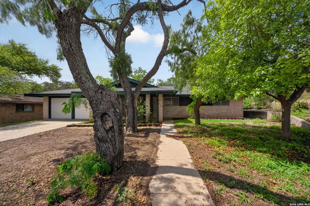 3743 NEWROCK DR, San Antonio, TX 78230