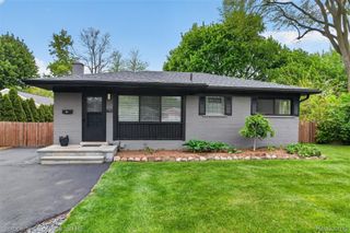 720 Manordale Court, Milford Village, MI 48381