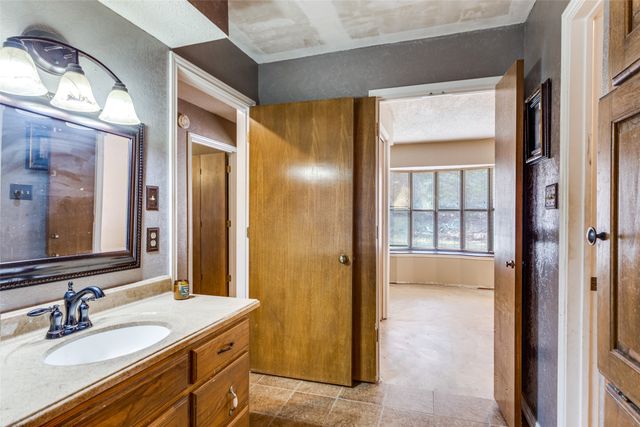 408 Pecan Court, Alvarado, TX 76009