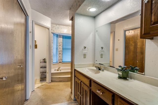 408 Pecan Court, Alvarado, TX 76009