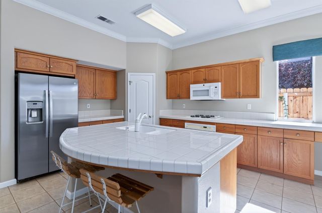 2644 Bellaire Avenue, Clovis, CA 93611