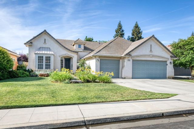 2644 Bellaire Avenue, Clovis, CA 93611