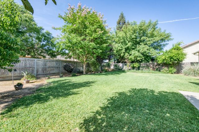 2644 Bellaire Avenue, Clovis, CA 93611