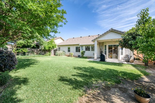 2644 Bellaire Avenue, Clovis, CA 93611