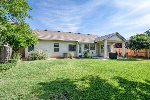 2644 Bellaire Avenue, Clovis, CA 93611