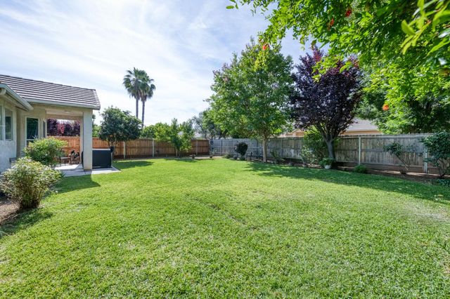 2644 Bellaire Avenue, Clovis, CA 93611