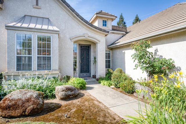 2644 Bellaire Avenue, Clovis, CA 93611