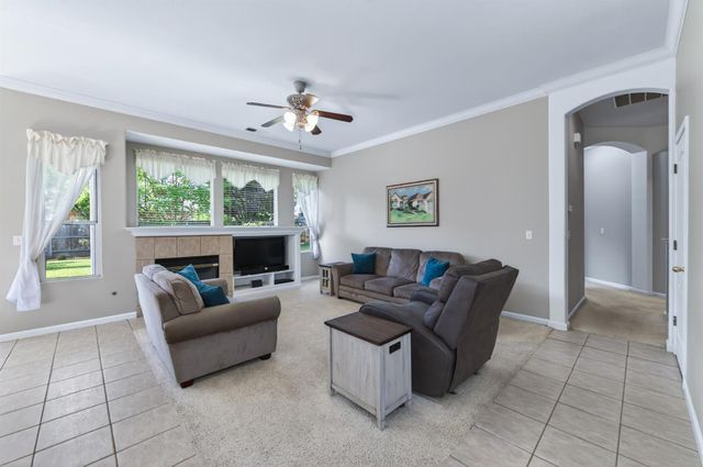 2644 Bellaire Avenue, Clovis, CA 93611
