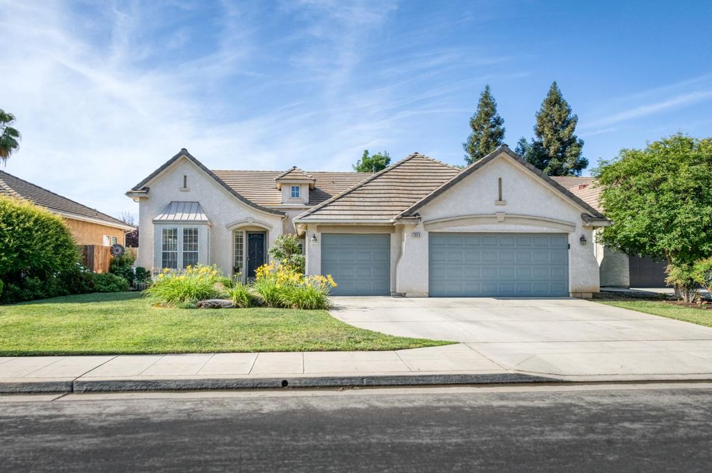 2644 Bellaire Avenue, Clovis, CA 93611