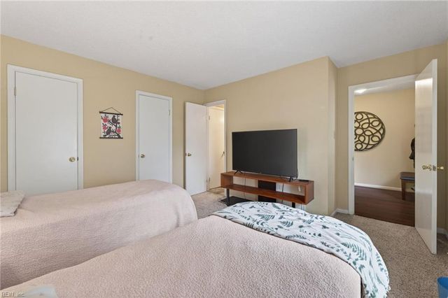 4048 Barkleaf DR, Virginia Beach, VA 23462