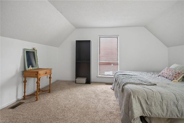 4048 Barkleaf DR, Virginia Beach, VA 23462
