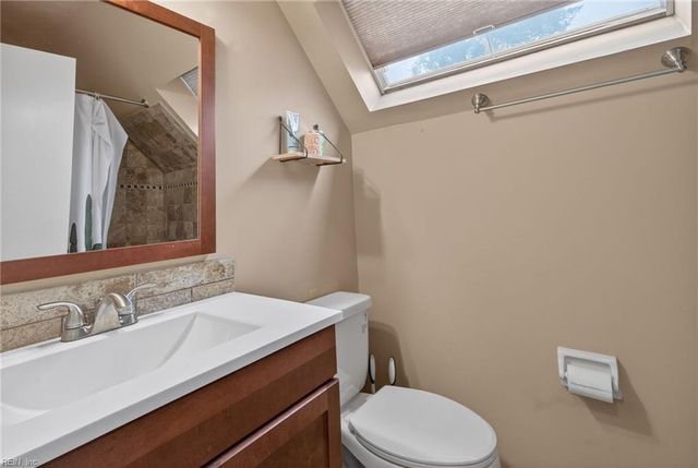 4048 Barkleaf DR, Virginia Beach, VA 23462