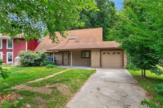 4048 Barkleaf DR, Virginia Beach, VA 23462
