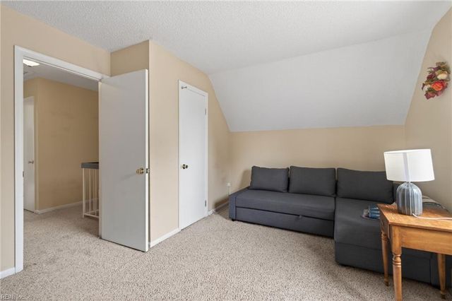 4048 Barkleaf DR, Virginia Beach, VA 23462