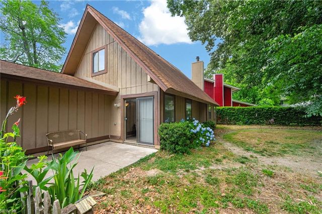 4048 Barkleaf DR, Virginia Beach, VA 23462