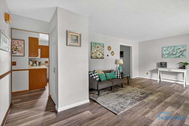 2155 Bishopsgate Drive, Toledo, OH 43614