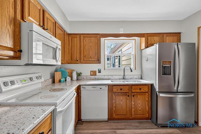 2155 Bishopsgate Drive, Toledo, OH 43614