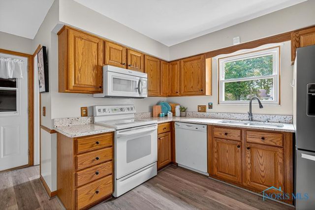 2155 Bishopsgate Drive, Toledo, OH 43614