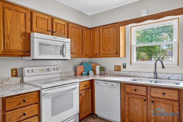 2155 Bishopsgate Drive, Toledo, OH 43614