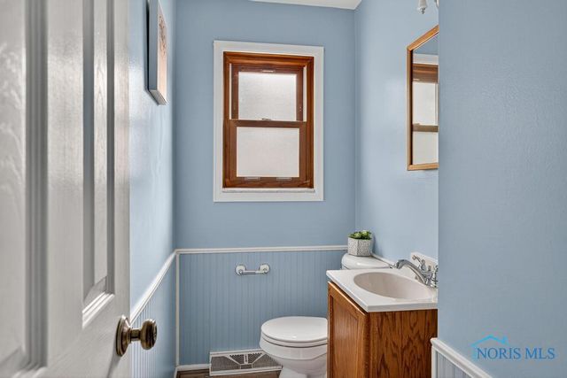 2155 Bishopsgate Drive, Toledo, OH 43614