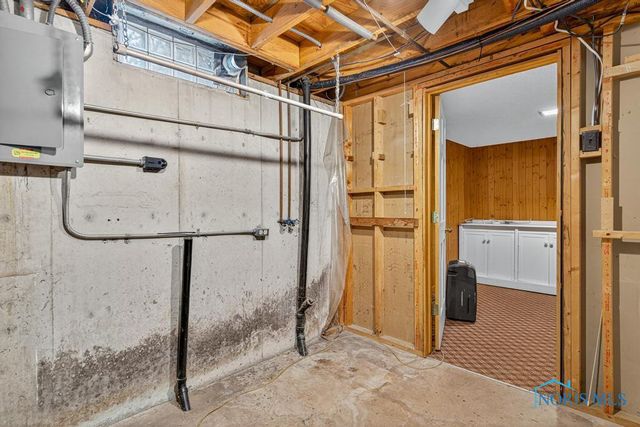 2155 Bishopsgate Drive, Toledo, OH 43614