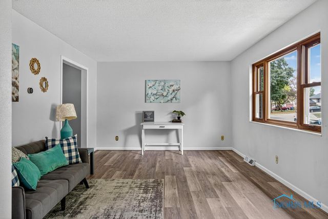 2155 Bishopsgate Drive, Toledo, OH 43614