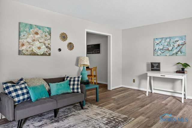 2155 Bishopsgate Drive, Toledo, OH 43614