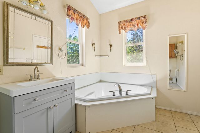 2600 Draper Valley Road, Selma, OR 97538