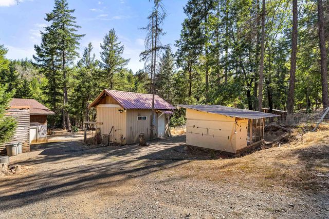 2600 Draper Valley Road, Selma, OR 97538