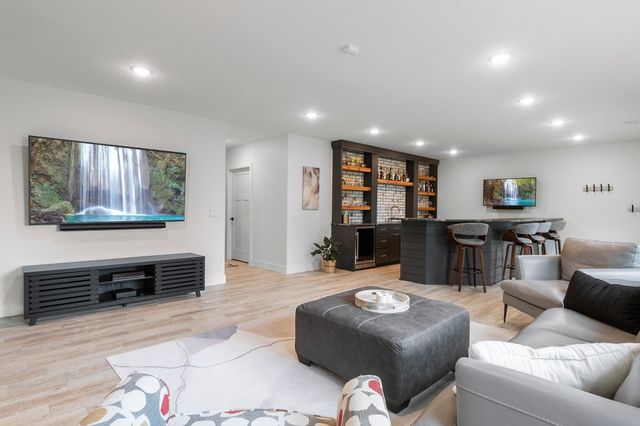 9722 Maple Circle NW, Alexandria, MN 56308