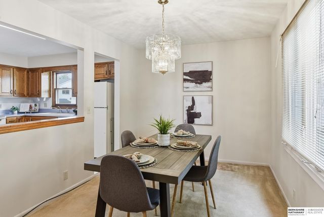 9929 P Circle, Omaha, NE 68127