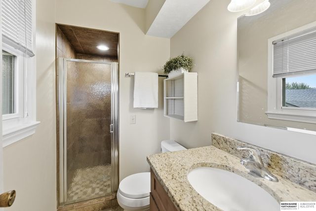 9929 P Circle, Omaha, NE 68127