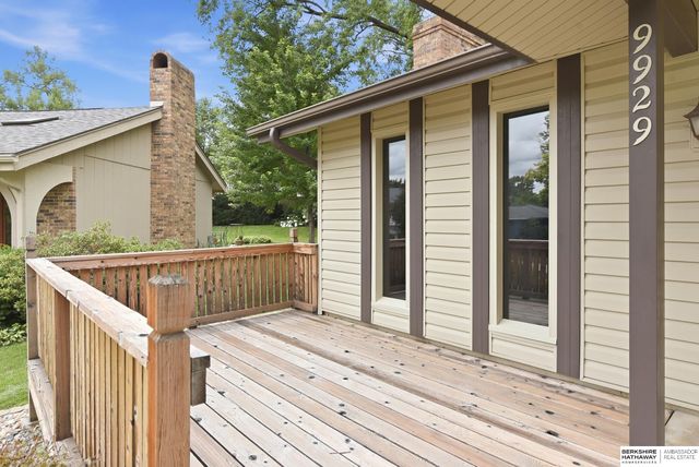 9929 P Circle, Omaha, NE 68127