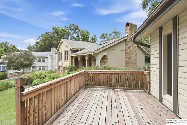 9929 P Circle, Omaha, NE 68127